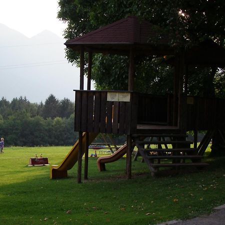 Hotel Landhof Simeter Spittal an der Drau Buitenkant foto