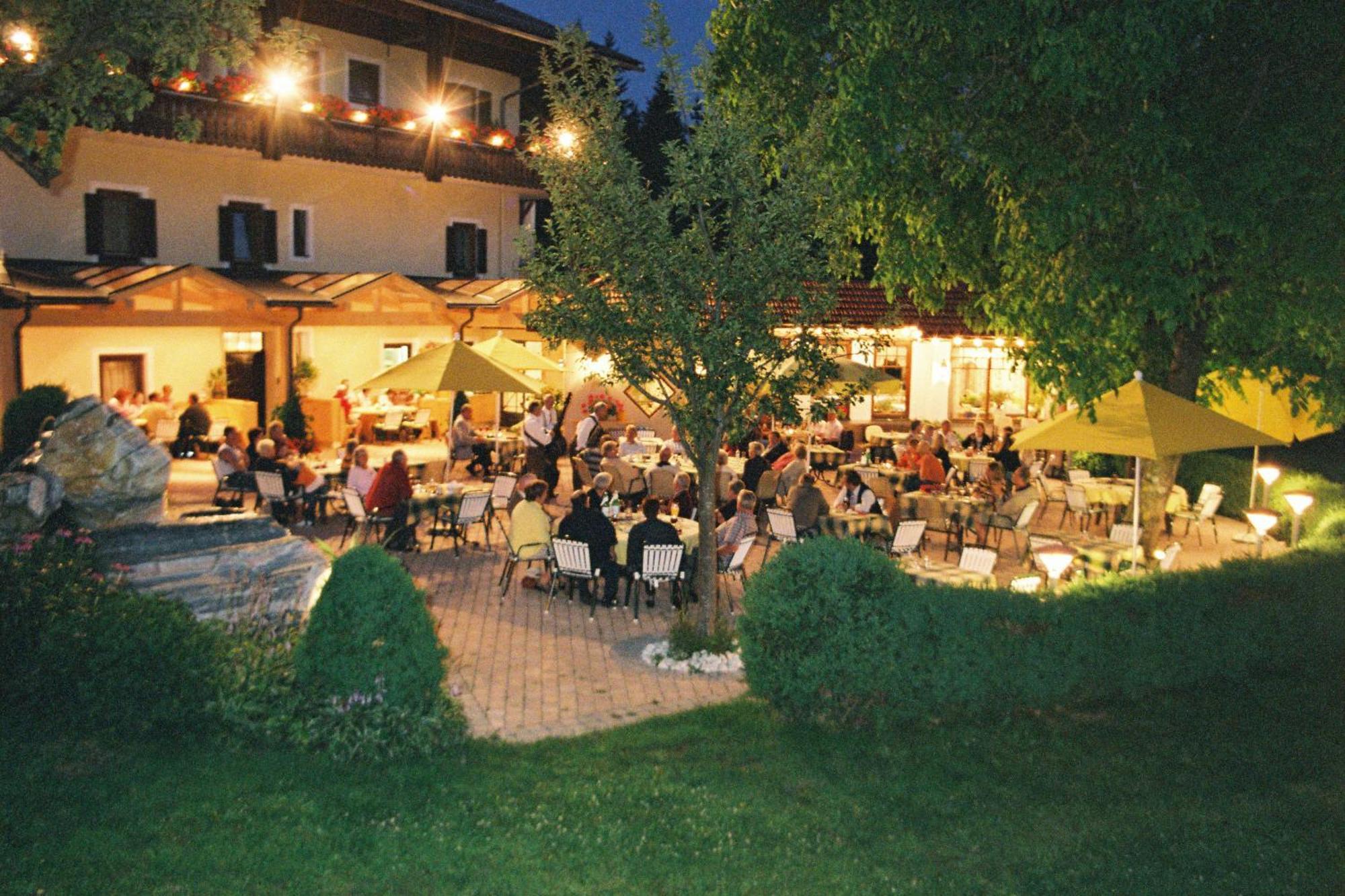 Hotel Landhof Simeter Spittal an der Drau Buitenkant foto